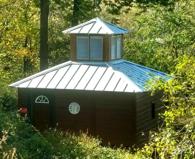 1885 era large beehouse